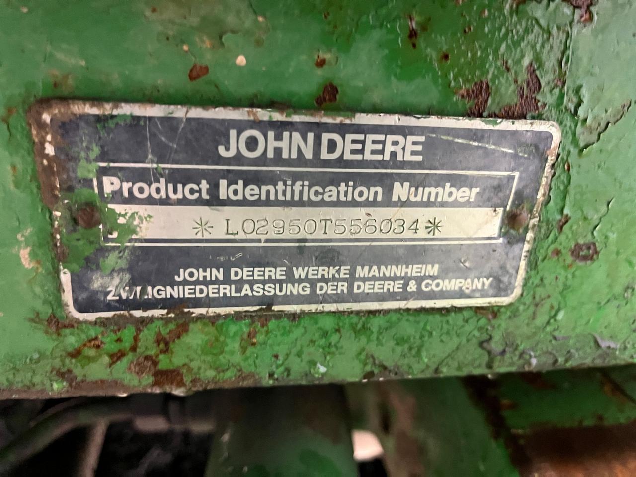 John Deere 2950 Tractor
