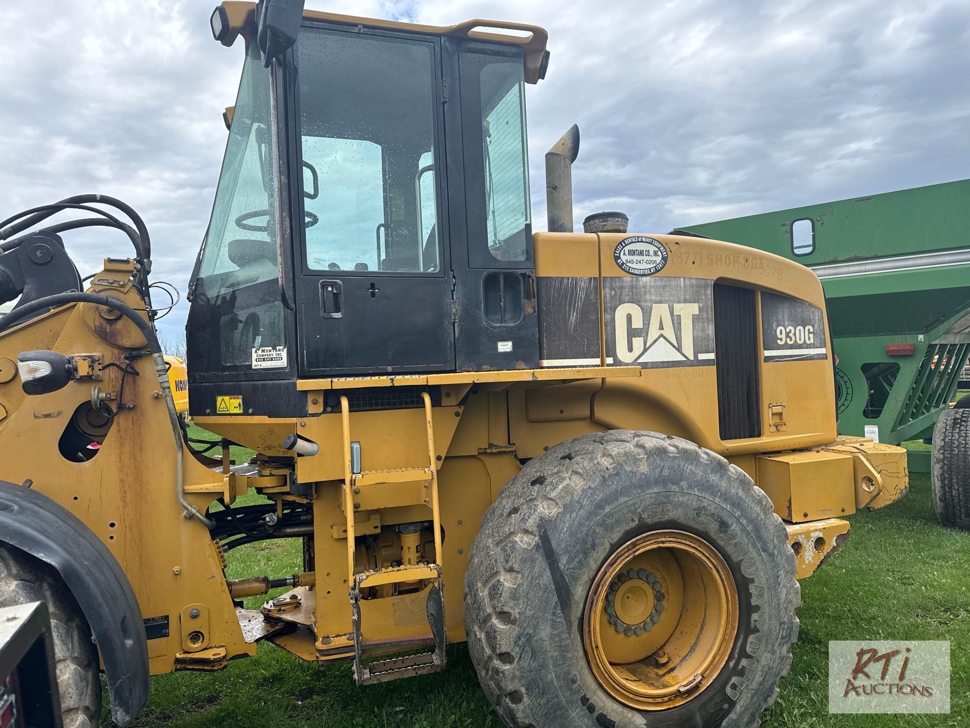 Caterpillar 930G rubber tired loader, cab, 20.5R 25 tires, GP bucket, hydraulic coupler, S/N