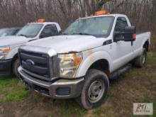 2016 Ford F-350 Super Duty pickup, 8ft box, PW, PL, 4WD, auxiliary switches, tow package, brake