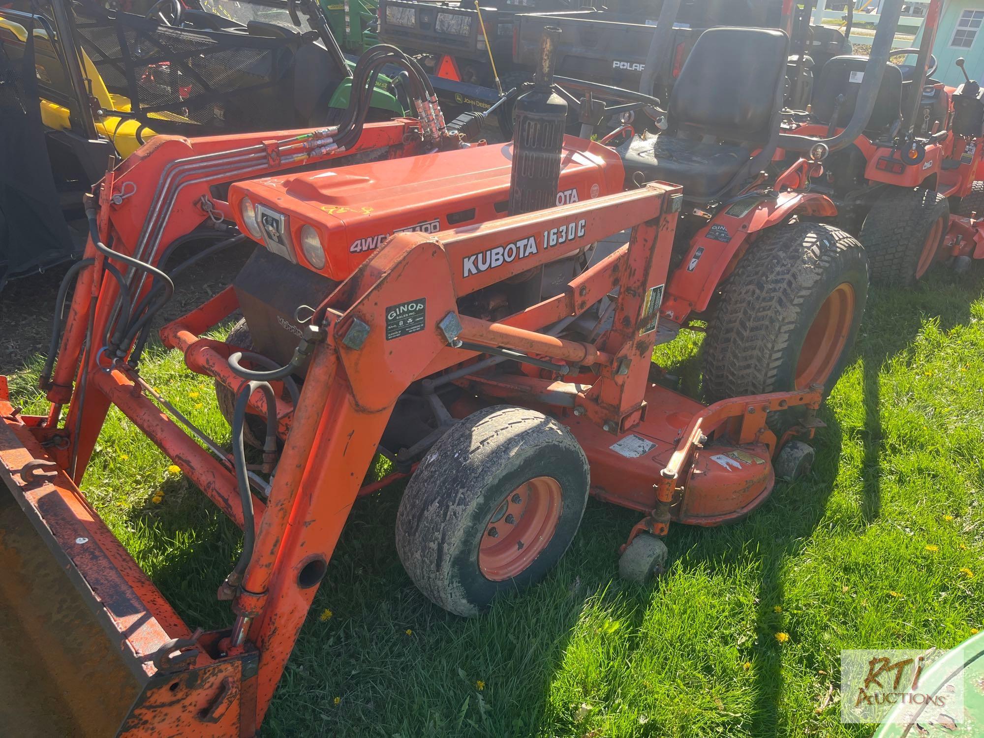 Kubota B7100 compact tractor, 4WD, loader, 60in belly mower, 3170 hours