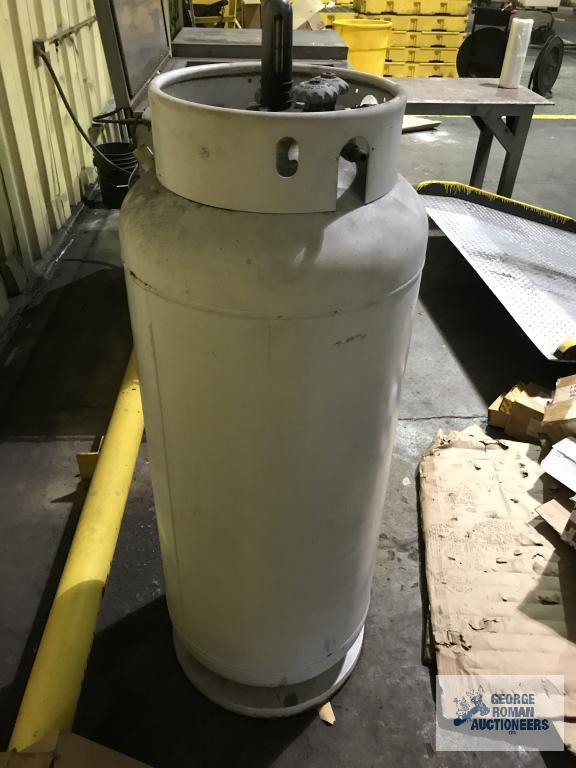 STAINLESS STEEL PROPANE-FIRED TANK