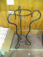 BL- Metal Patio Plant Stand