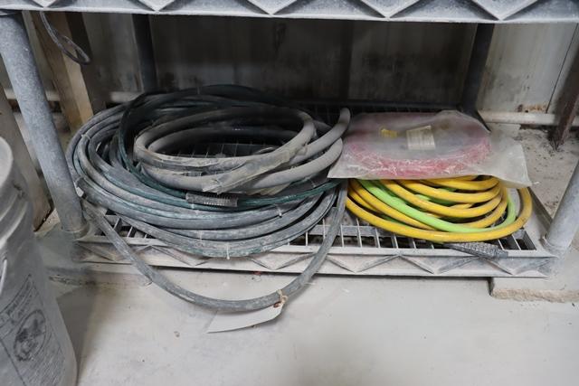 Shelf to go - Assorted hoses