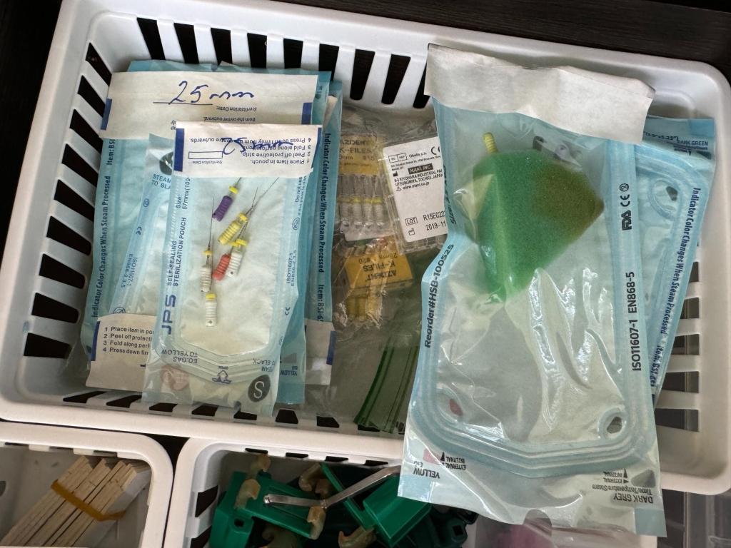 LOT CONSISTING OF DENTAL CONSUMABLES