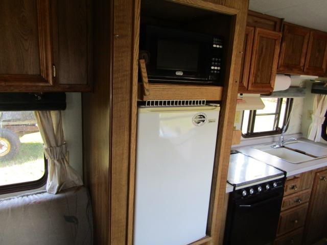 100. 1988 TERRY 26 FT. TRAVEL TRAILER, GAS FURNACE, QUEEN BED, SHOWER, FRON