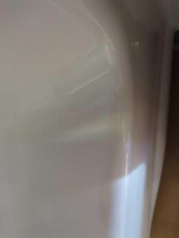 Delta Classic 500 60 in. x 30 in. Soaking Bathtub with Left Drain in High Gloss White, Appears to be