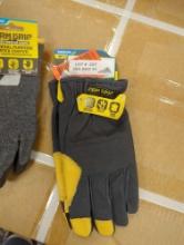Lot of 2 Pairs of Form Grip Work Gloves Both Size Medium Appears to be New, What you see in photos