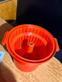 New Large Salad Spinner