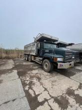 2007 MACK CL733 DUMP TRUCK VN:M002331 powered by Mack diesel engine, equipped with Eaton 8 speed