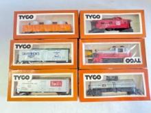 Set of 6 Vintage Tyco Electric Train Cars