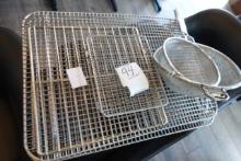 COOLING RACK & STRAINERS X1