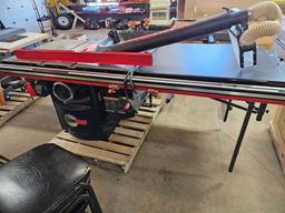 SawStop commercial grade table saw