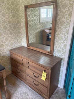 Wood Dresser w Mirror