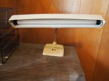 Vintage Marks Deluxe flourescent table desk lamp