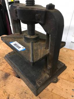 Antique Cast Iron Bookbinders Press